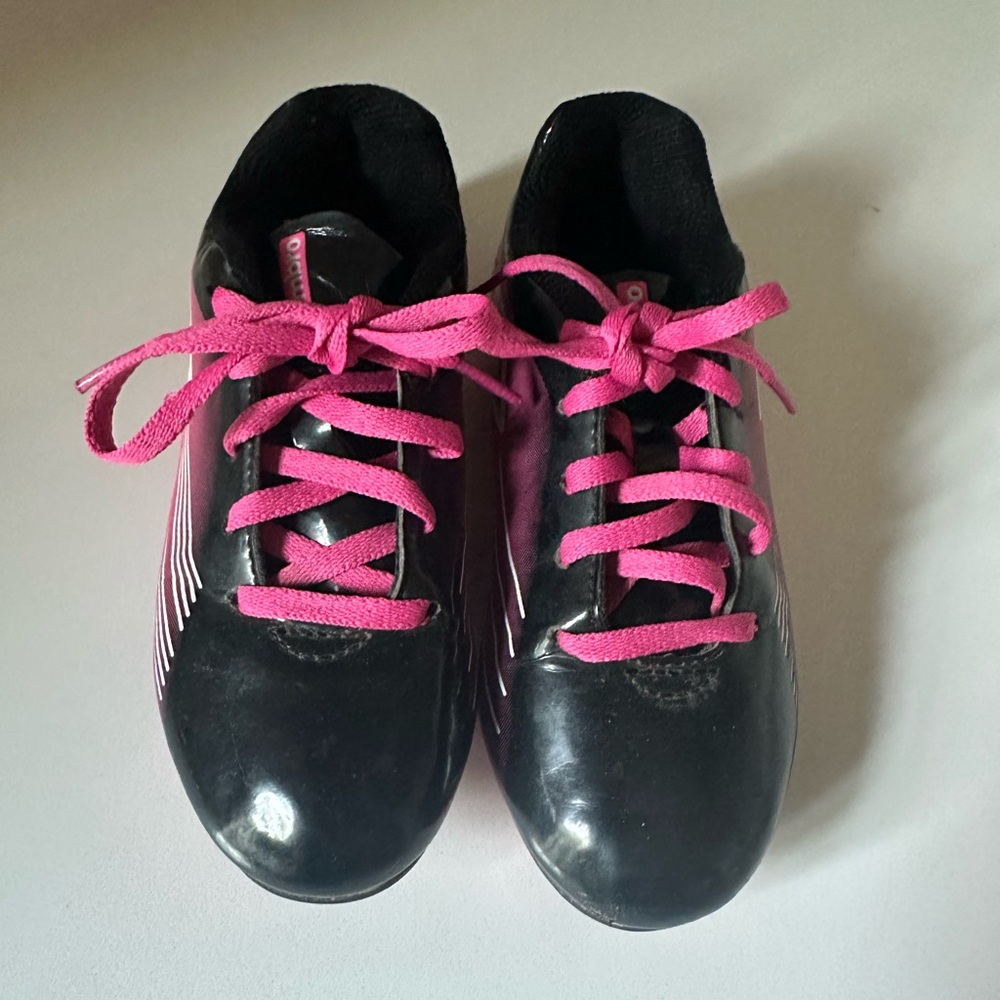 Umbro cleats size 12toddler - Black and Pink